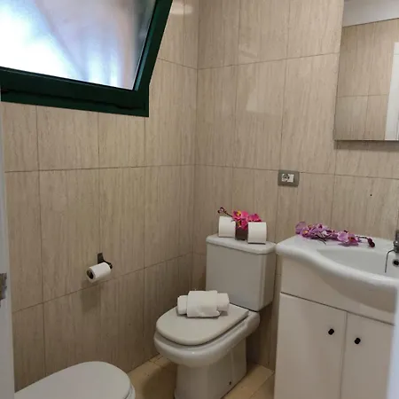 Vivienda Con Piscina En El Apartment