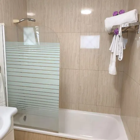 Apartamento Vivienda Con Piscina En El *