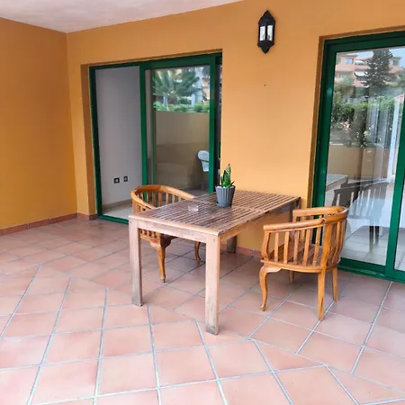 Apartamento Vivienda Con Piscina En El *