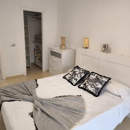 Vivienda Con Piscina En El Apartamento